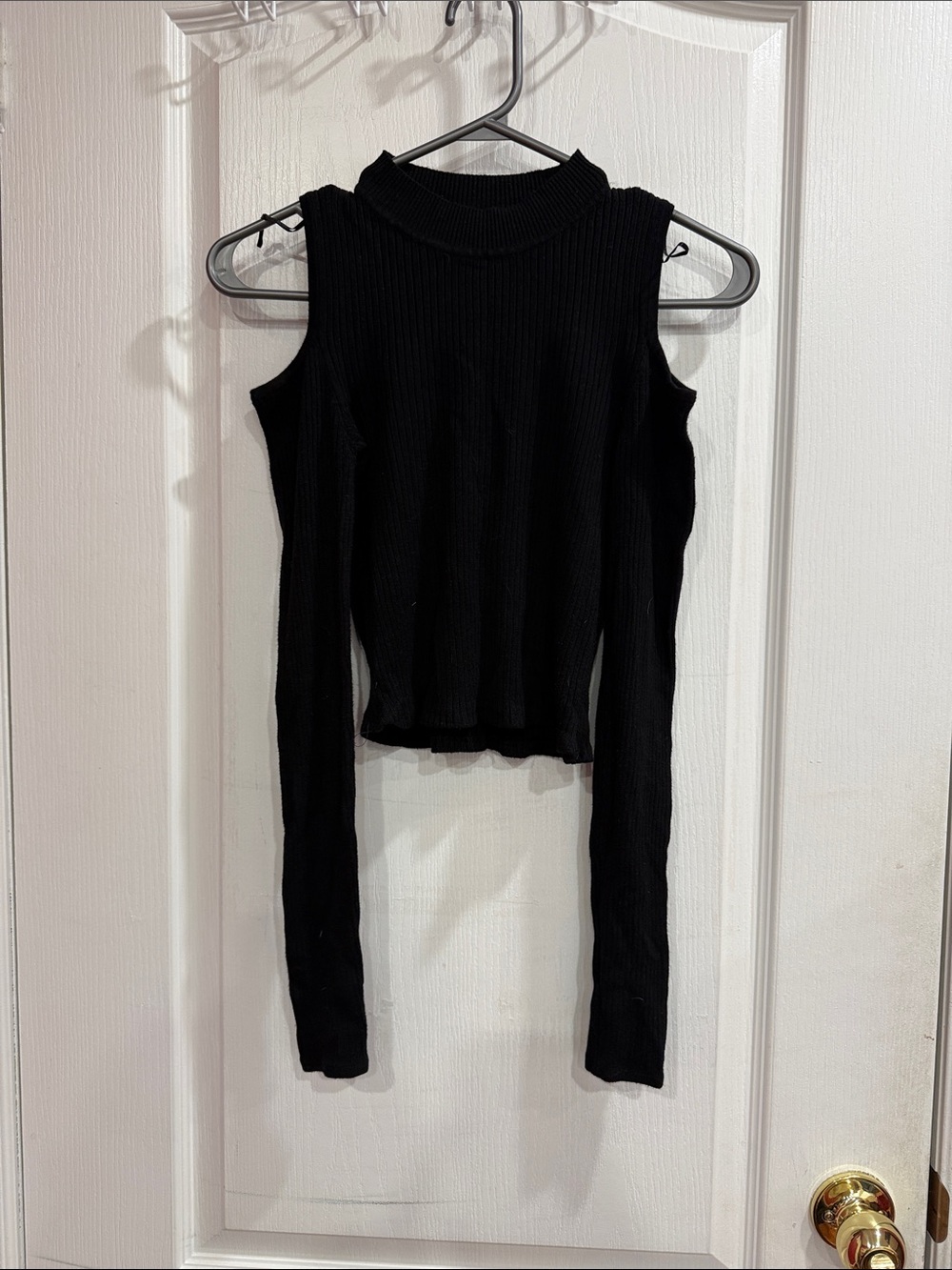 H&M Black Cold-Shoulder Ribbed Long Sleeve Top